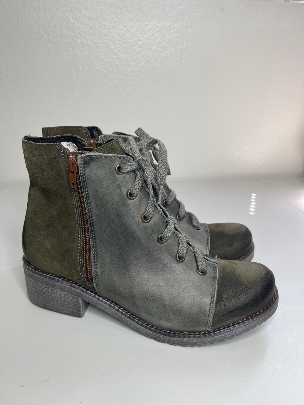 NAOT Groovy Bootie Grey Green Leather Suede 41 / 10.5 Vintage Retro Style New
